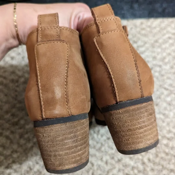 Blondo Brown Waterproof Booties - Picture 7 of 14